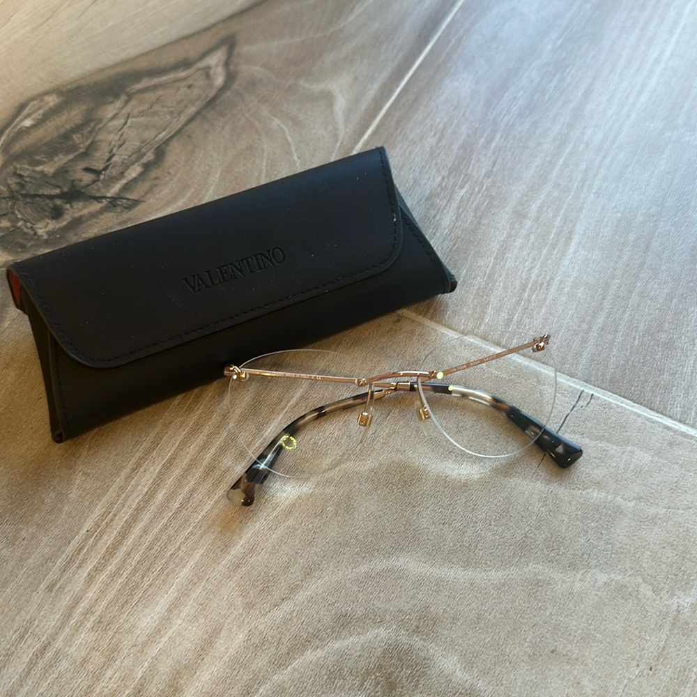 Valentino Frames